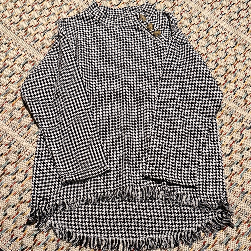 Crosstree Lane Black and White Houndstooth Sweater